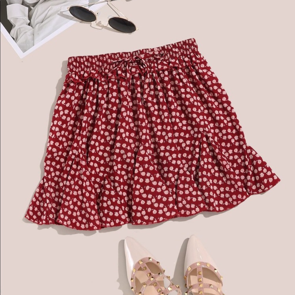 NWOT Shein Floral Ruffle Short Skirt ✨ Size S